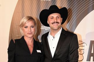 Martina Pártlová se nasoukala do sexy korzetu, zato její partner outfitem opět šokoval