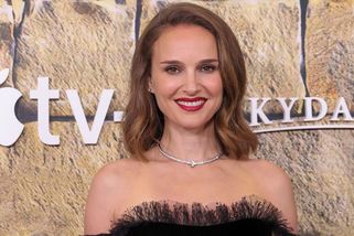 Natalie Portman překvapivě sdílela velmi intimní snímek. Těsně před porodem jí košile na těle nezakryla skoro nic - Super.cz