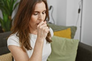 Kašlete doma? Nemáte tam nebezpečný radon? Měřiče koupíte v elektru