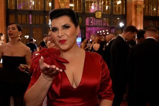 Takto vypadal největší výstřih Českého plesu: Andrea Kalivodová nezklamala a dala hrdě na odiv své poprsí - Super.cz