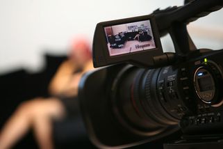 Porno kauza, kterou Česko nepamatuje. Většina obětí už na spravedlnost rezignovala - Novinky