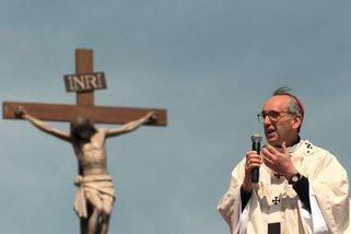Symbol lidskosti, šel příkladem. Čeští politici se modlí za papeže Františka - Novinky