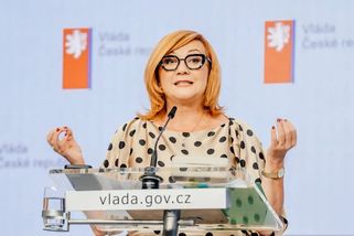 Vláda nechává důchodce čekat. O valorizaci 2027 zatím nejednala, Schillerová teď začne dělit peníze