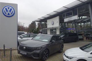 EU zkazila, co mohla: Automobilky věří, že budoucnost nepatří elektromobilům. Informace o kolosálním průšvihu se dostaly ven