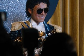 Pokračování filmu o Michaelu Jacksonovi otevře nejtěžší období jeho života • Filmožrouti.cz