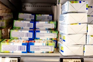 Večeřová: Máslo za 20 korun je nesmysl a trik supermarketů. Mlékaři musí prodávat se ztrátou