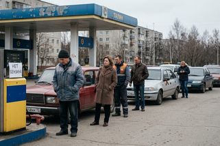 Velmoc bez benzínu. Zelenskyj zesměšnil Putinovo Rusko jedinou větou