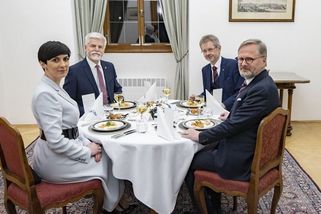 „Návrat k normálu.“ Pavel se sešel s premiérem a šéfy parlamentních komor - Novinky