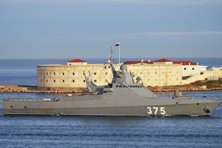Rusko chtělo moderní stealth lodě, ale ve skutečnosti stvořilo paskvil. Není překvapením, že je Projekt 22160 slepá ulička