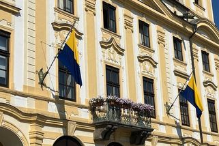 Pletky s ukrajinskou vlajkou a soptění po Česku. Modrá a žlutá jim patří staletí, přesto čelí hněvu - Médium.cz