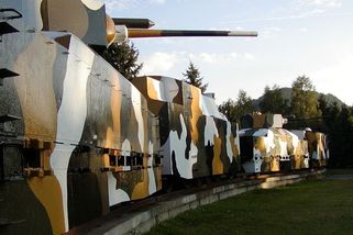 railtarget.cz/nakladni-doprava/vzali-tanky-beton-a-stare-masiny-silena-monstra-z-ceskoslovenskych-dilen-sokovala-nacisty-12514.html?utm_source=www.seznam.cz&utm_medium=seznam_distribuce&utm_campaign=lide