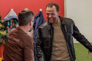 V pondělní Ulici bude někomu do pláče. Požár kamionu a zničený náklad za miliony
