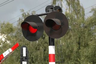 Na desítkách železničních přejezdů přibydou kamery