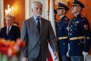 „Rezignovat a pokrčit rameny? To odmítám.“ Pavel před velvyslanci vyslal vzkaz Babišovi a Macinkovi
