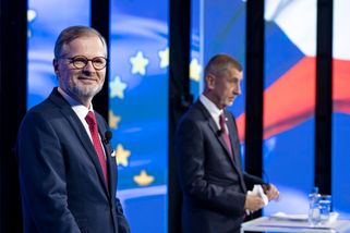 Haló, vy se stydíte? Fiala se baví Babišovou zataj...
