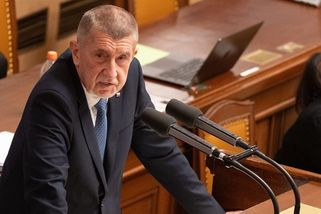 Lekce parlamentní etikety podle Babiše: Zmizte a choďte kanály