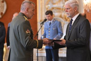 Pavel jmenoval novým náčelníkem generálního štábu Miroslava Hlaváče - Seznam Zprávy