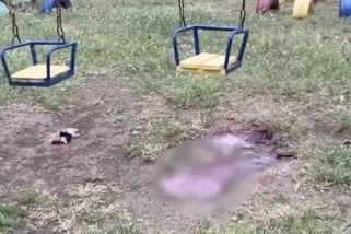 Video: Ruská salva zasáhla dětské hřiště v Chersonu - Seznam Zprávy