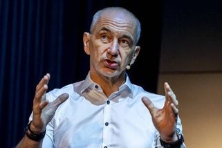 ODS poslala Kubovi jedovatou gratulaci. Jenže bývalý spolustraník jí pohledem politologa mezitím bere půdu pod nohama