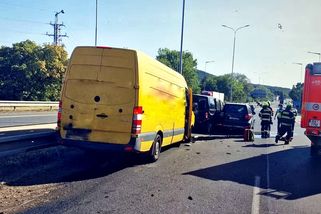 Tragická nehoda na dálnici D10 u Mladé Boleslavi. Jeden mrtvý a čtyři zranění