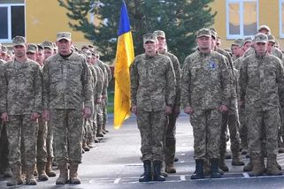 Polský generál navrhl deportaci všech Ukrajinců vojenského věku na Ukrajinu. Podle něj by to měla být iniciativa i pro vládu v Praze - Pravda24