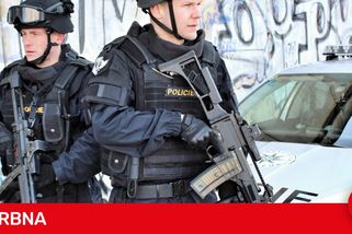 V Josefově to vřelo. Do konfliktu dvou rodin se zapojily stovky Romů