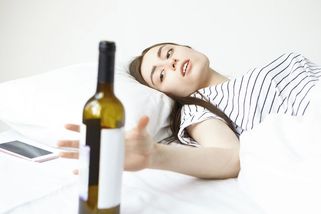 Jaký dopad má víkendové popíjení? 5 věcí, které alkohol dělá s vaším tělem - Inspirace od tety - Články na Seznamu