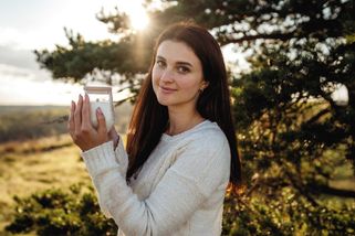 Slyší, ale nerozumí jedinému slovu. Byla první s touto diagnózou v Česku