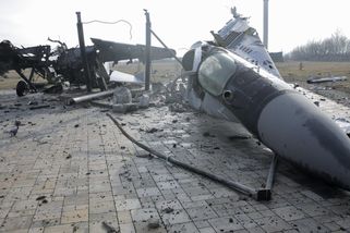 Záběry drtivé spouště: Ukrajinské drony zničily ruské stíhačky i raketové systémy za miliardy