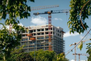 Sněmovna schválila stavební zákon. Územní plán tím ztratil smysl - Médium.cz