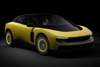 Zákazníci Ferrari evidentně nejsou lidé z diskusí na internetu. Kontroverzní Luce je totiž vyprodané