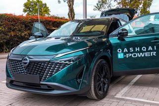 Skoro 2 000 km na jednu nádrž! Nový světový rekord nezískal další čínský rychlozázrak, ale hybrid zavedené značky - Garáž.cz