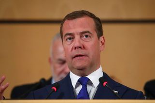 Válka s nacisty na Ukrajině je nová vlastenecká válka, tvrdí Medvěděv - Novinky