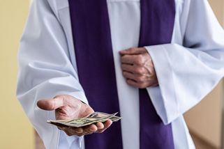 Bůh z vás udělá multimilionáře, vyzval pastor věřící k darování statisíců - Novinky
