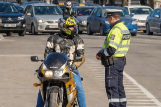 Koupil motorku a sebrali mu papíry (2026): Tuhle chybu dělá spousta Čechů, kromě zákazu hrozí i pokuta 75 000 Kč