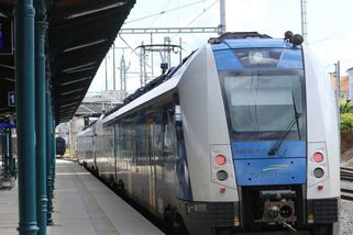 Smrt na přejezdu zachytila kamera: Policie zveřejnila mrazivé záběry z Blanenska jako varování
