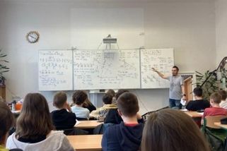 prahain.cz/zivot-v-cesku/plaga-zverejnil-harmonogram-skolniho-roku-rodice-pobourilo-vanocni-volno-28460.html?utm_source=www.seznam.cz&utm_medium=seznam_distribuce&utm_campaign=lide