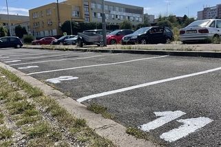 prahain.cz/doprava/parkovani-na-jiznim-meste-kolabuje-pulhodina-krouzeni-denne-je-standardem-27082.html?utm_source=www.seznam.cz&utm_medium=seznam_distribuce&utm_campaign=lide