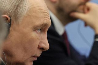 Co víme o šéfovi CIA v Moskvě. Mohl varovat Putina, ten podepsal tajné dekrety