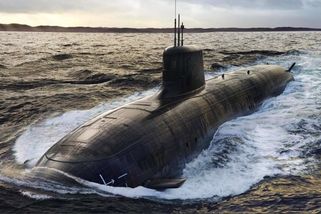 Rusové stříleli na britskou jachtu v Lamanšském průlivu. Londýn chce okamžitě obnovit horkou linku s Moskvou