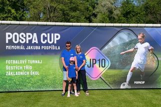 Rodiče malého fotbalisty, kterého před rokem zabila branka, uspořádali vzpomínkový memoriál - Novinky