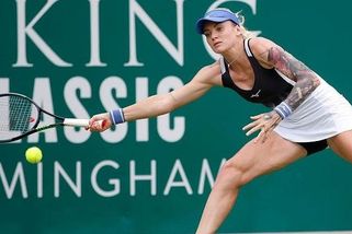 Martincová - Ostapenková 7:6, 4:6, 6:2, Senzační výhra! Martincová si poradila s grandslamovou šampionkou. Plíšková končí - Sport.cz