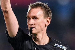 Žlutých karet mohlo být víc, červených také. Sudí Berka derby zvládl, kvitovala komise rozhodčích - Sport.cz