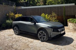 Lucie Borhyová bude mít nové auto! Oslovila ji avantgarda - Garáž.cz