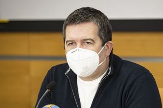 Zákaz vstupu do práce bez testu či očkování? Už se to zvažuje, řekl Hamáček - Novinky