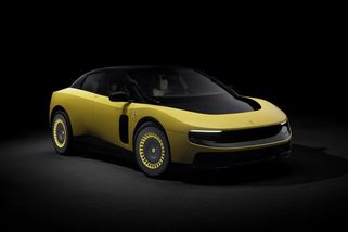 Akcie Ferrari po představení elektromobilu padají - Novinky
