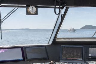 Pořád měnili kurz. Důstojník katamaránu odmítá vinu za tragickou srážku s plachetnicí českých turistů - Novinky