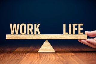 Proč je work-life balance slepou uličkou? | Magická motivační minutka Iva Tomana