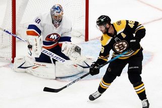 GLOSA: Krejčího skrytá identita. NHL opustil nejlepší český centr v její historii - Sport.cz