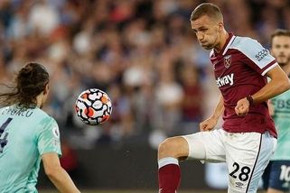 West Ham - Leicester 4:1, České hvězdy s West Hamem řádí, Kladiváři zničili Leicester a vedou Premier League! - Sport.cz